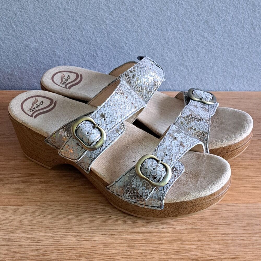 Dansko Sophie Women’s 39 / 9 Snakeskin Metallic Silver Wood Heel Sandals Shoes
